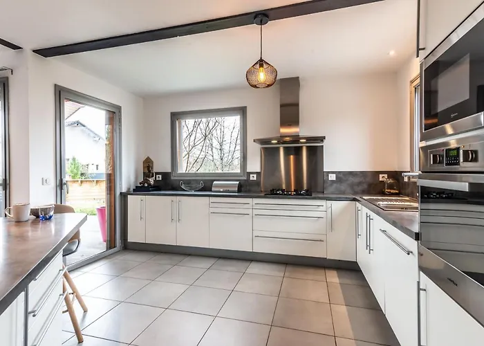 Appartement Confort - Piscine - Montagnes - - Parking